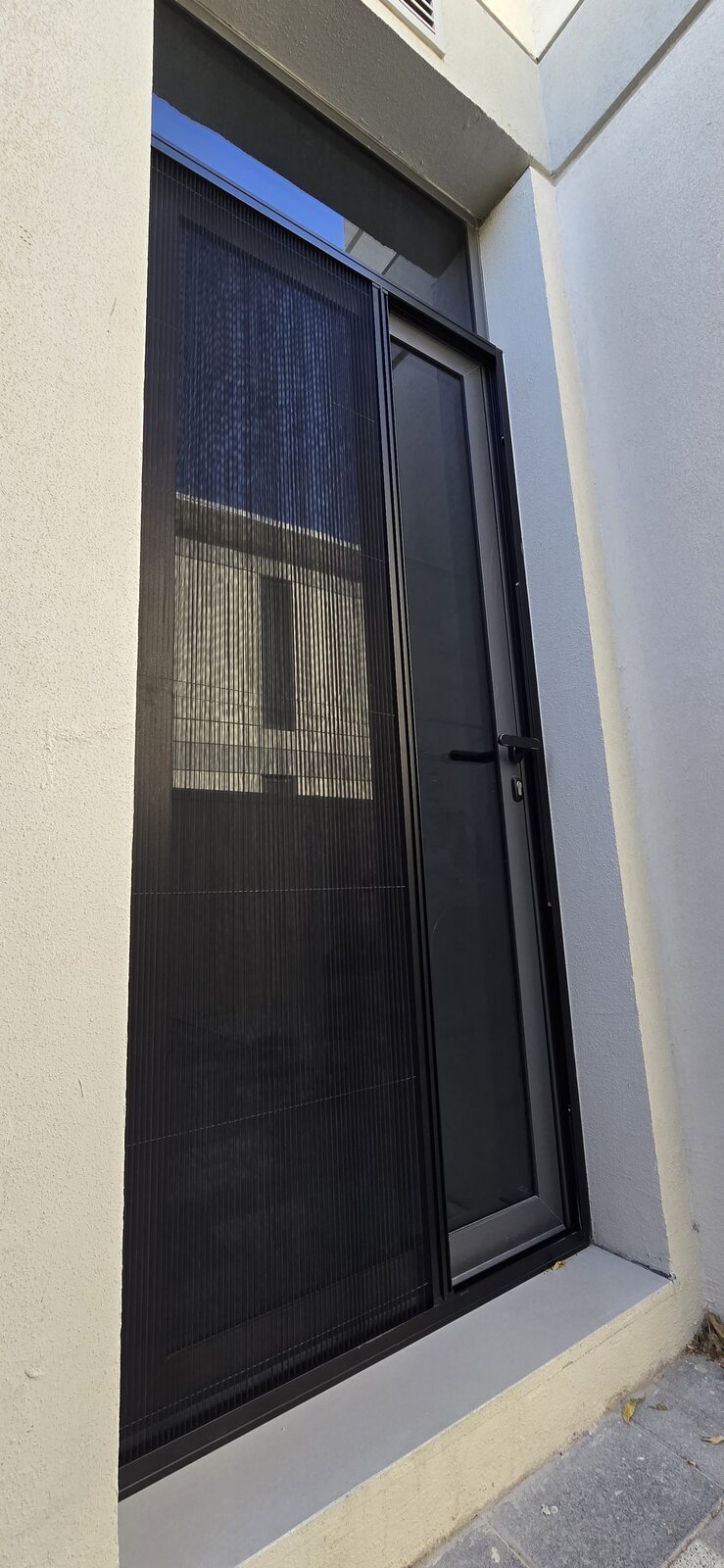 Single Screen Blackout — UAE install 3