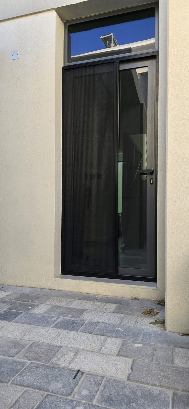 Single Screen Blackout — UAE install 4