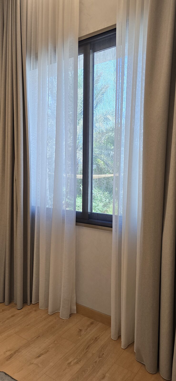 Double Screen Flynet — UAE install 5