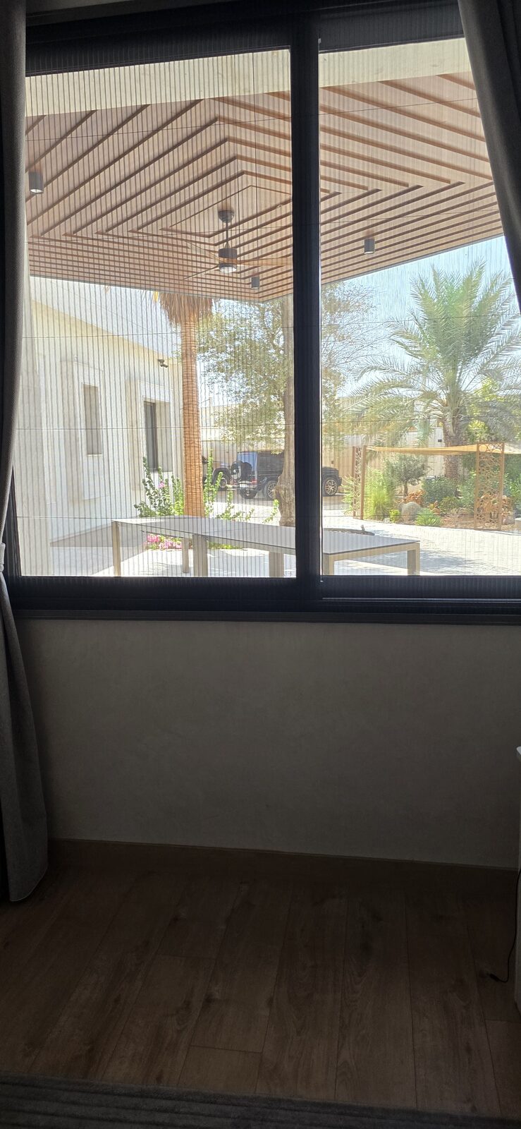 Double Screen Flynet — UAE install 8