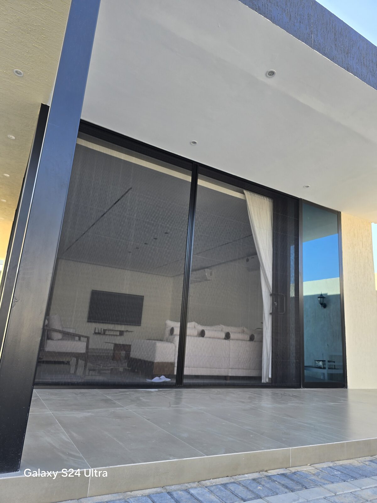Extra-Wide Flynet — UAE install 3